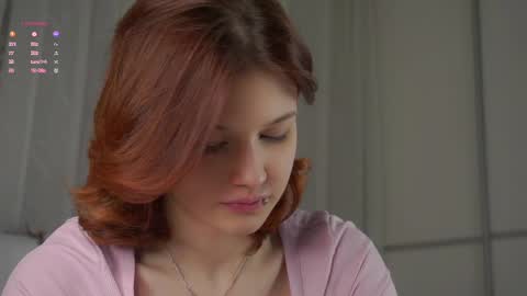 Snapshot of pebee chatting on 03/29/26, 01:16 Lily online show from 03/29/26, 01:16