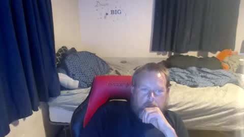 Snapshot of pecker40 chatting on 06/14/26, 01:03 pecker40 online show from 06/14/26, 01:03