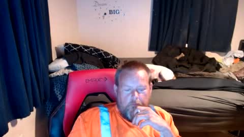 Snapshot of pecker40 chatting on 07/15/26, 01:33 pecker40 online show from 07/15/26, 01:33
