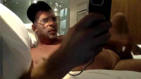 Snapshot of pedro________8 chatting on 12/21/24, 06:23 pedro________8 online show from 12/21/24, 06:23