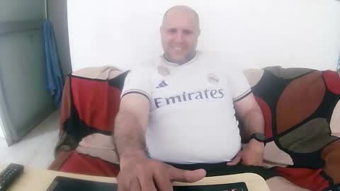 Snapshot of pedrofalfan chatting on 10/05/25, 03:43 Pedro online show from 10/05/25, 03:43