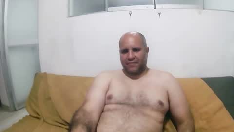 Snapshot of pedrofalfan chatting on 12/15/25, 05:01 Pedro online show from 12/15/25, 05:01