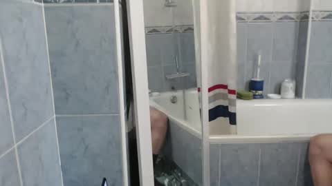 Snapshot of pedrojlennon281966 chatting on 02/01/26, 02:15 pedrojlennon281966 online show from 02/01/26, 02:15