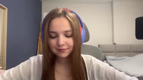 Snapshot of peepapa chatting on 06/23/26, 03:10 Luna Vale online show from 06/23/26, 03:10