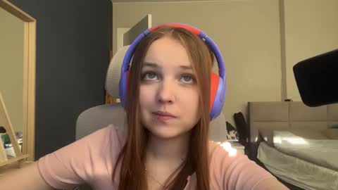Snapshot of peepapa chatting on 06/30/26, 03:46 Luna Vale online show from 06/30/26, 03:46