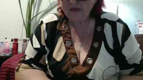 Snapshot of peggysoft chatting on 06/05/26, 11:54 PeggySoft online show from 06/05/26, 11:54