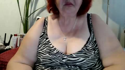 Snapshot of peggysoft chatting on 06/11/26, 04:49 PeggySoft online show from 06/11/26, 04:49