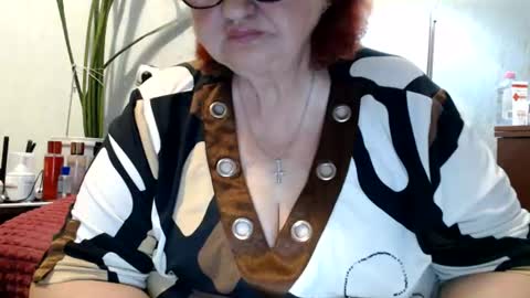 Snapshot of peggysoft chatting on 06/19/26, 06:12 PeggySoft online show from 06/19/26, 06:12