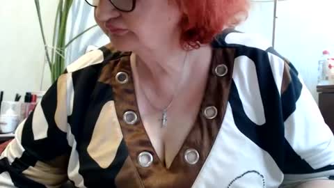 Snapshot of peggysoft chatting on 06/20/26, 06:16 PeggySoft online show from 06/20/26, 06:16