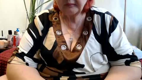 Snapshot of peggysoft chatting on 07/12/26, 11:56 PeggySoft online show from 07/12/26, 11:56