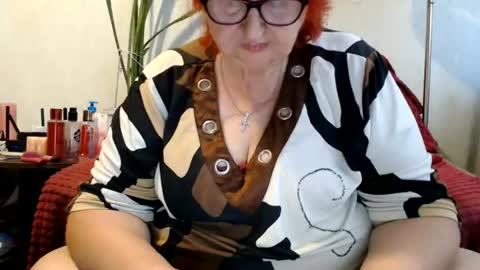 Snapshot of peggysoft chatting on 07/13/26, 03:26 PeggySoft online show from 07/13/26, 03:26