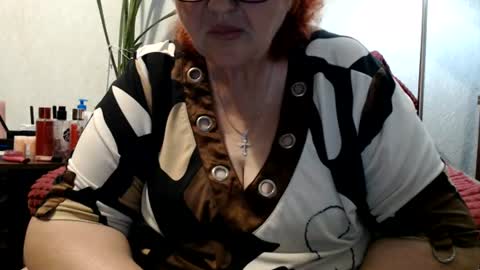 Snapshot of peggysoft chatting on 07/15/26, 06:02 PeggySoft online show from 07/15/26, 06:02