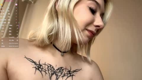 Snapshot of pekadark chatting on 09/09/25, 04:01  HERES ALICE  WELCOME EVERYONE LOVENSE DOMI REACT TO YOUR TIPS LETS MAKE A GREAT SHOW TOGETHER  online show from 09/09/25, 04:01