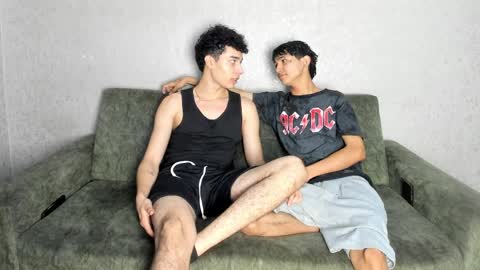 Snapshot of pelusos_mens chatting on 03/30/26, 07:26 CAIN-19 ALLEN-18 RONALD-18 AUSTIN-18 MOD DANTE online show from 03/30/26, 07:26