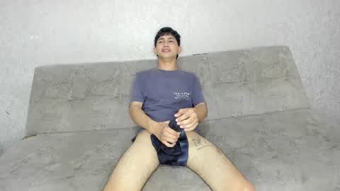 Snapshot of pelusos_mens chatting on 06/11/26, 12:32 CAIN-19 ALLEN-18 RONALD-18 AUSTIN-18 MOD DANTE online show from 06/11/26, 12:32