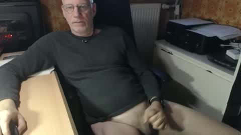 Pemue65 online show from 11/12/25, 06:36