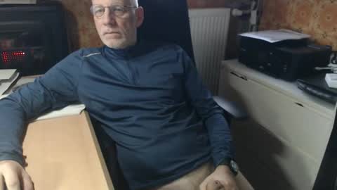 Pemue65 online show from 11/28/25, 07:44