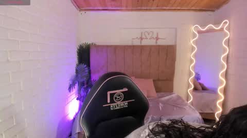 penelope online show from 11/10/25, 03:38