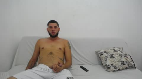 independent model online show from 05/11/26, 04:40
