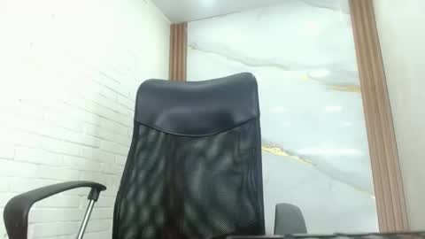 Penelopee Rouse online show from 10/25/25, 12:18