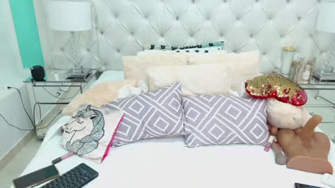 Penelope Laurent online show from 01/15/25, 03:18