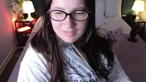 Snapshot of peneloppa_star chatting on 04/18/26, 09:37 Hi Im Peneloppa online show from 04/18/26, 09:37