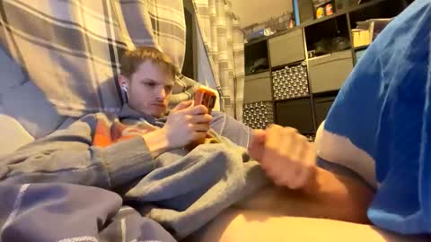 Snapshot of penguin666778 chatting on 11/23/25, 07:24 Penguin online show from 11/23/25, 07:24