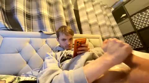 Snapshot of penguin666778 chatting on 12/16/25, 07:52 Penguin online show from 12/16/25, 07:52