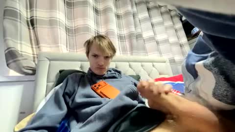 Penguin online show from 03/06/26, 02:46