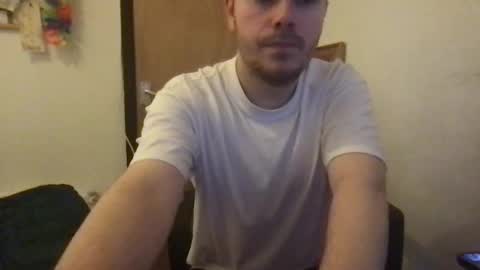 Snapshot of pennguin00 chatting on 12/31/24, 05:40 pennguin00 online show from 12/31/24, 05:40