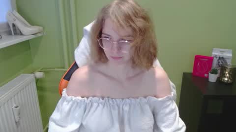 Penny online show from 12/18/25, 07:36