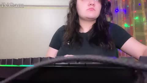 penny_perry online show from 12/18/24, 06:14