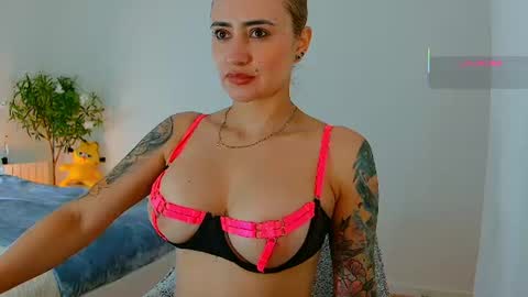 Hi Im Penelope  better vibrations  1111 online show from 06/11/26, 11:30