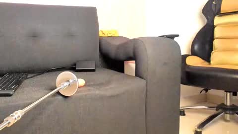 Snapshot of penpu chatting on 02/13/25, 06:30   online show from 02/13/25, 06:30