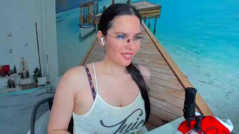 Snapshot of pepina_hot chatting on 01/06/26, 09:13 pepina_hot online show from 01/06/26, 09:13