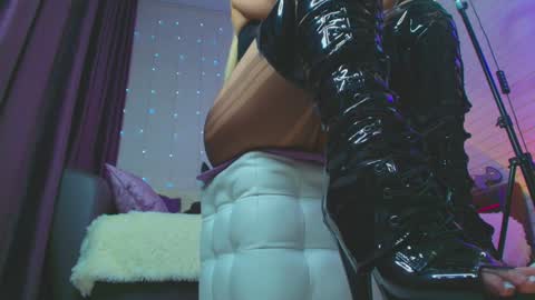 Dia  online show from 01/21/25, 05:38