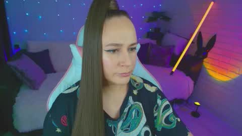 Dia  online show from 09/24/25, 09:07