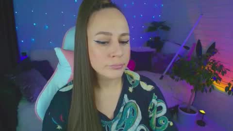 Dia  online show from 09/28/25, 07:52