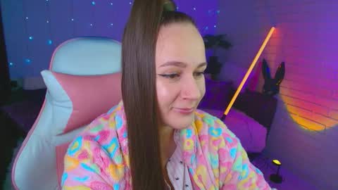 Dia  online show from 11/04/25, 05:17