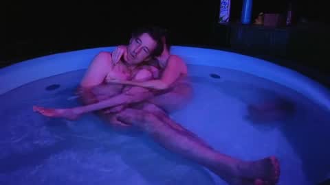 Peppermint and Dusty  online show from 05/18/26, 03:02