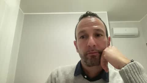 Snapshot of peppinslosqualo chatting on 01/05/25, 02:17 peppinslosqualo online show from 01/05/25, 02:17