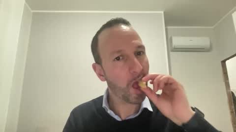 Snapshot of peppinslosqualo chatting on 02/21/26, 02:23 peppinslosqualo online show from 02/21/26, 02:23