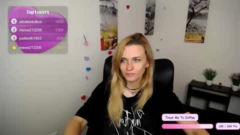 Snapshot of peppymia chatting on 10/21/25, 06:03 Mia online show from 10/21/25, 06:03