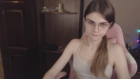 Snapshot of peralez_f chatting on 01/09/25, 03:36 Farida online show from 01/09/25, 03:36