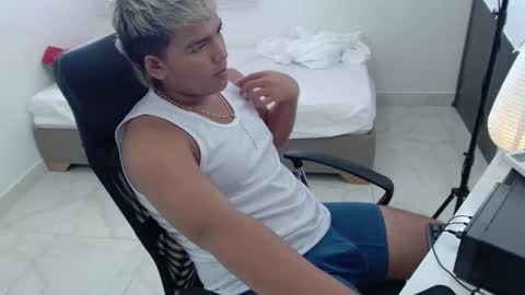 Snapshot of percibal_junior1 chatting on 01/24/25, 01:03 percibal_junior1 online show from 01/24/25, 01:03