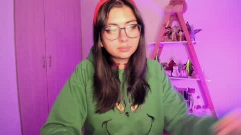 Sarah Ana Banana online show from 12/10/24, 11:08