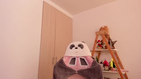 Sarah Ana Banana online show from 12/20/24, 02:27