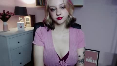 Snapshot of perfect_madeline chatting on 12/14/24, 07:51 Madeline online show from 12/14/24, 07:51