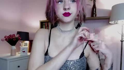 Snapshot of perfect_madeline chatting on 12/30/24, 03:35 Madeline online show from 12/30/24, 03:35