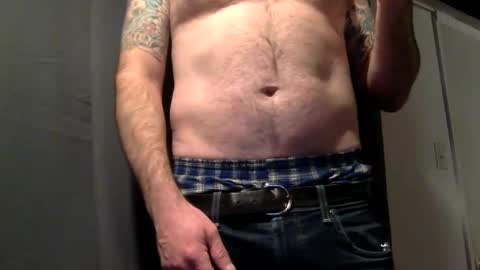 Snapshot of perfectfit1990 chatting on 12/22/24, 10:36 perfectfit1990 online show from 12/22/24, 10:36